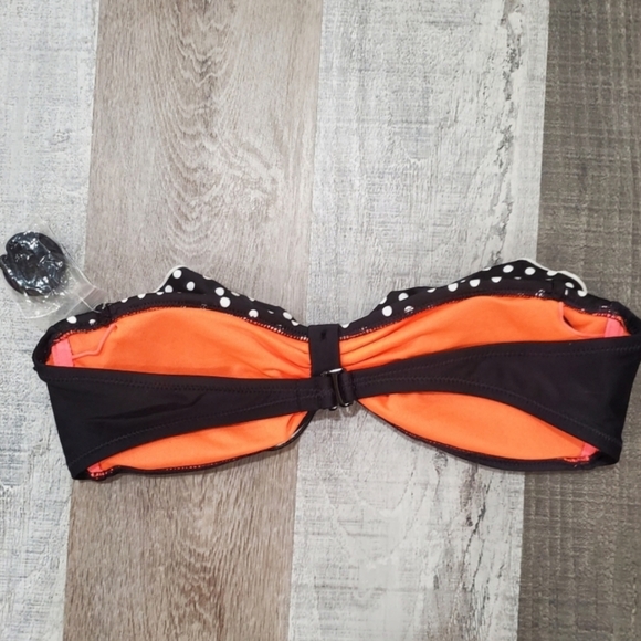 Xhilaration polka dots ruffled bikini top, new - Picture 3 of 6